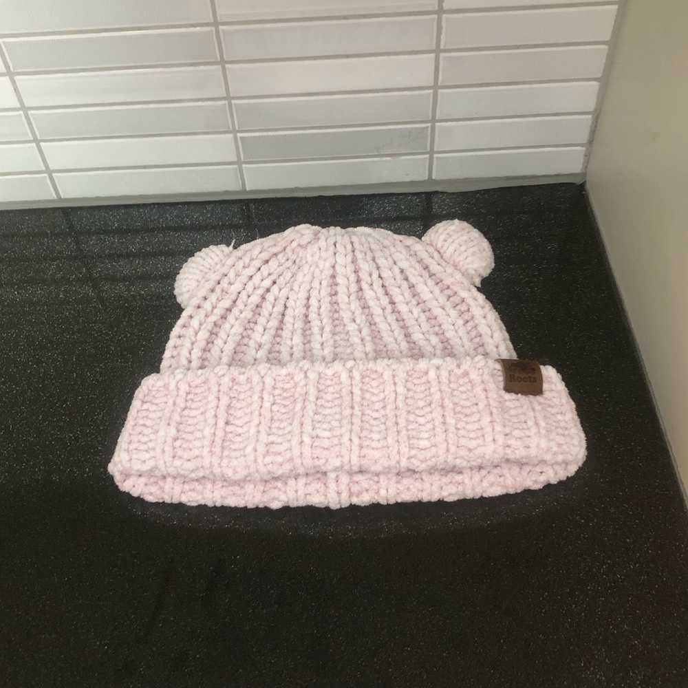 Roots baby knit bear toque